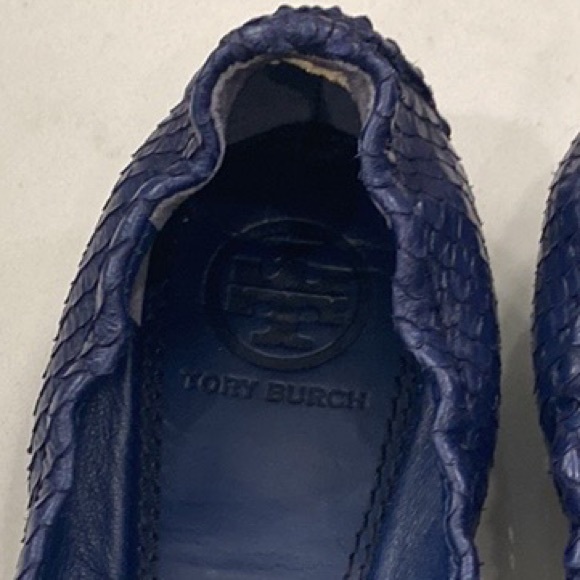 Tory Burch deep blue snakeskin embossed leather ballerina flats - 5M - Picture 4 of 16